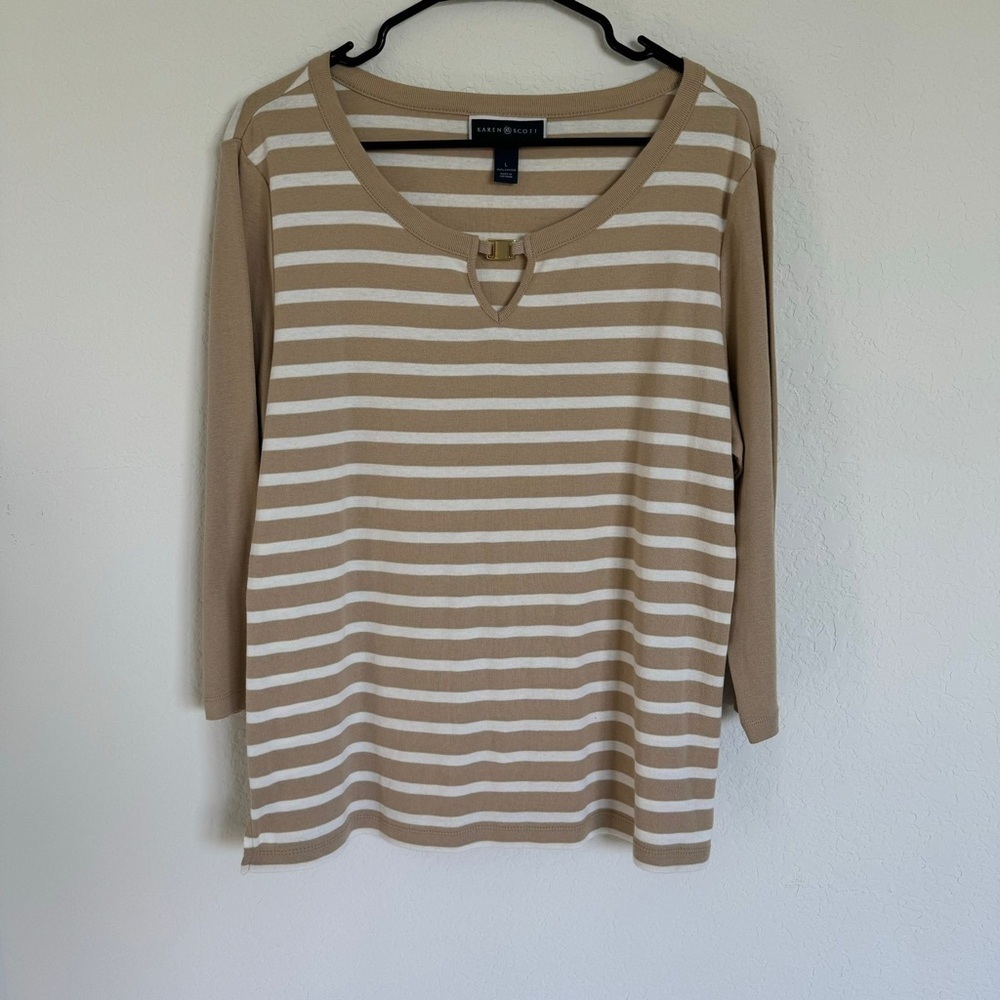 Karen Scott Striped Top with V Neck and  Keyhole Detail. Size L